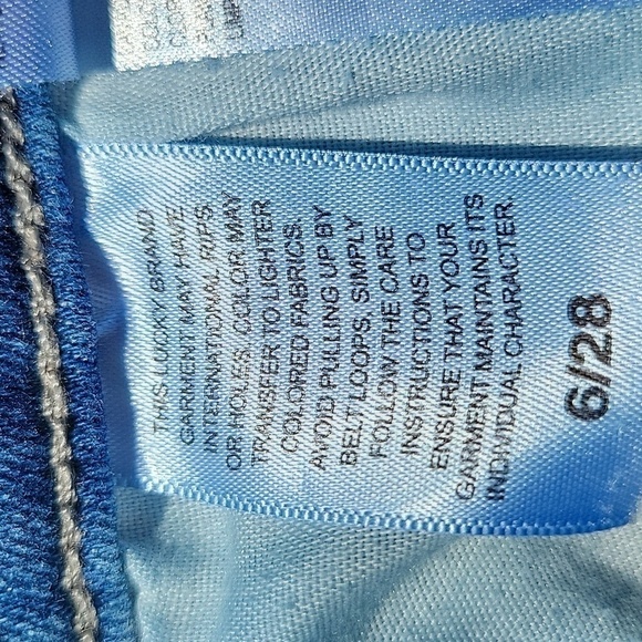 Lucky Brand Mid Rise Ava Crop Light Wash Size 6/28 - Picture 15 of 15